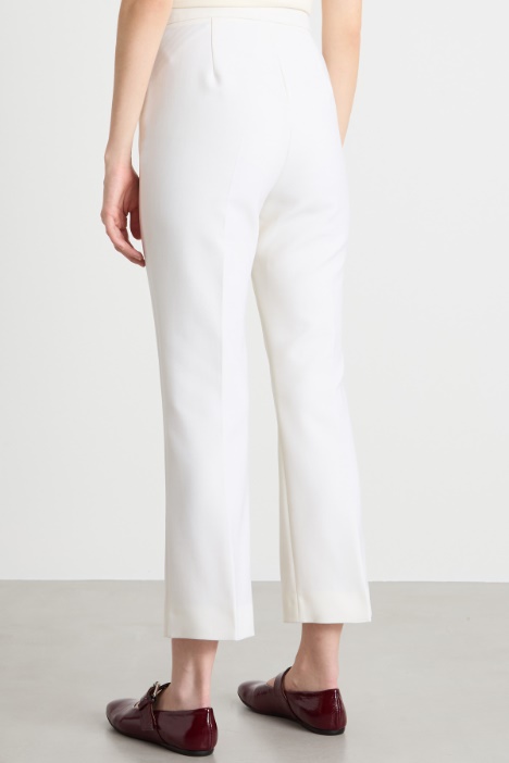 Pantalone con gamba cropped