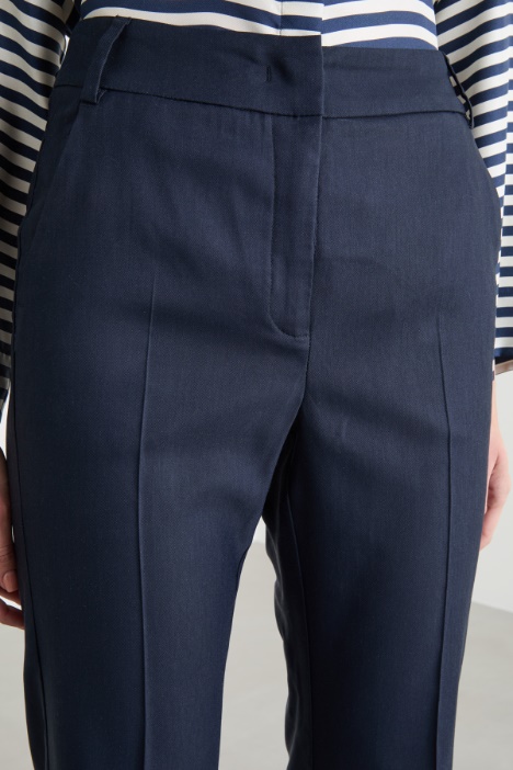 Pantalone con fondo svasato