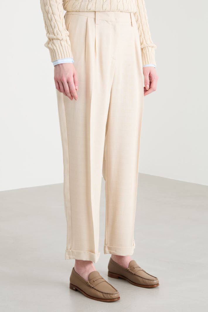 Carrot-fit trousers in fluid fabric Intrend - 2