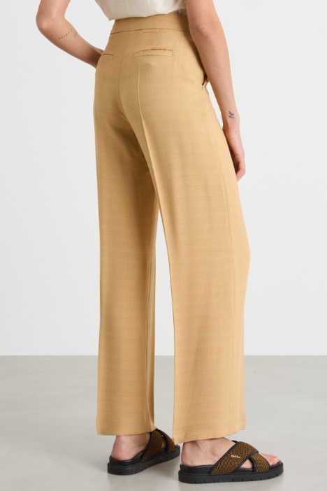 Pantalone ampio in tessuto fluido