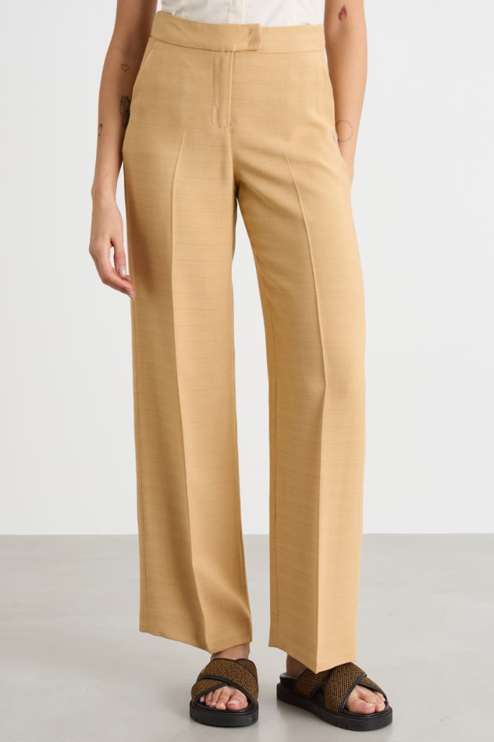 Wide-leg trousers in fluid fabric Intrend - 2