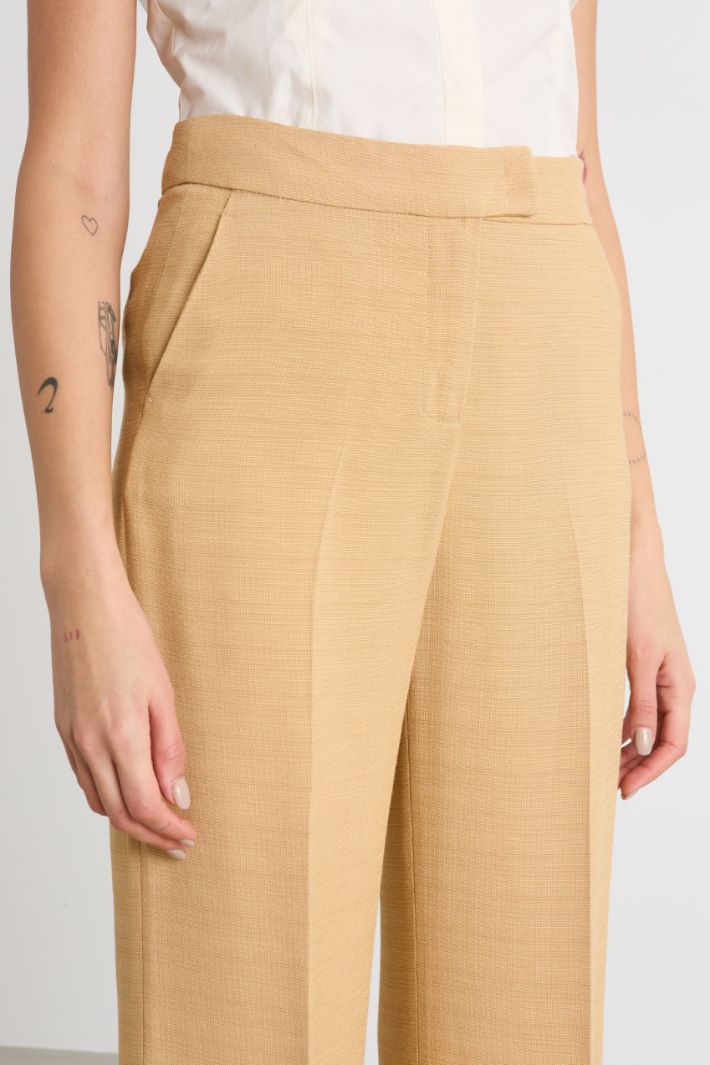 Wide-leg trousers in fluid fabric Intrend - 3