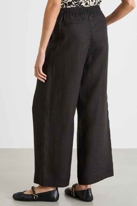 Pantalón con cordón ajustable en la cintura