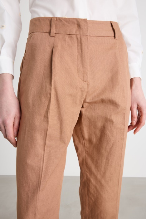 Pantalone carrot in stuoia
