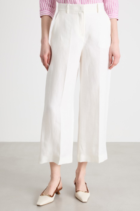 Pantalone ampio con piega stirata