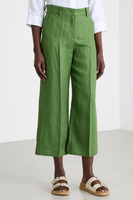 Pantalone ampio con piega stirata