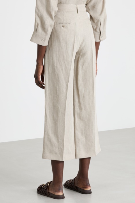 Pantalón amplio con raya planchada