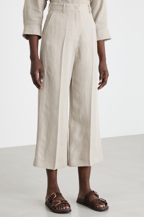 Pantalón amplio con raya planchada