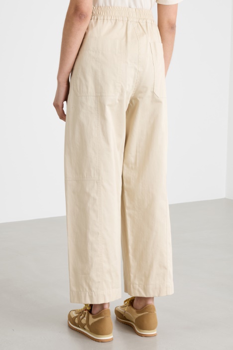 Pantalón cropped amplio