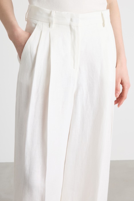 Pantalón amplio con doble pinza