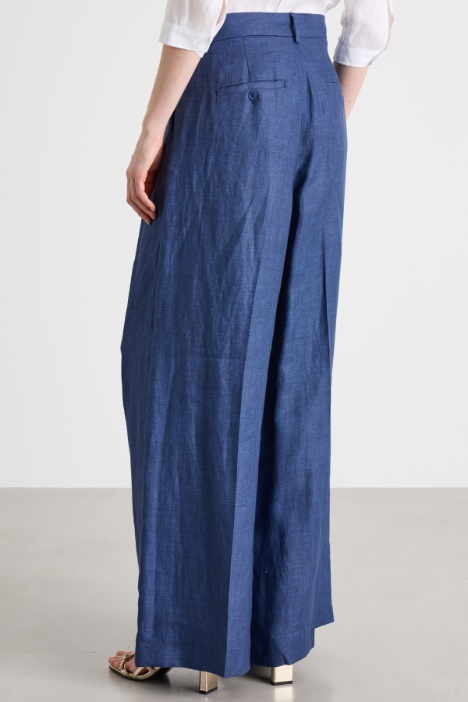 Pantalón amplio con doble pinza