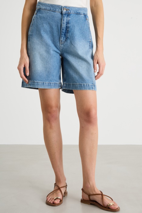 Shorts in jeans