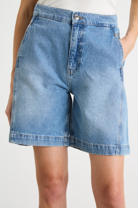 Shorts in jeans