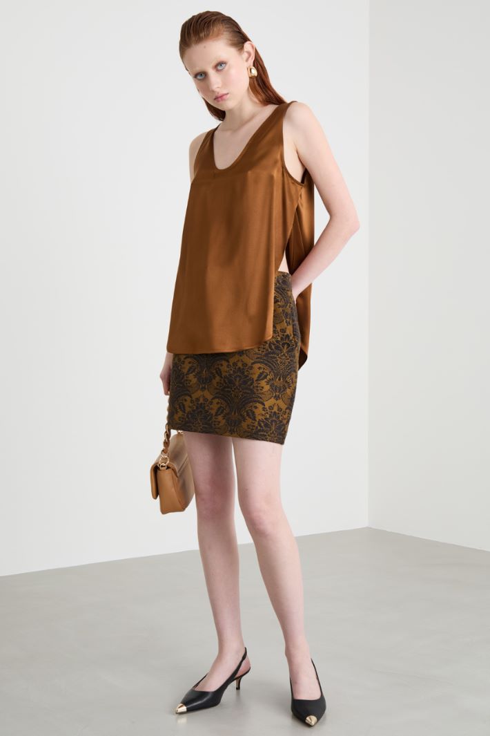 Fluid satin top Intrend