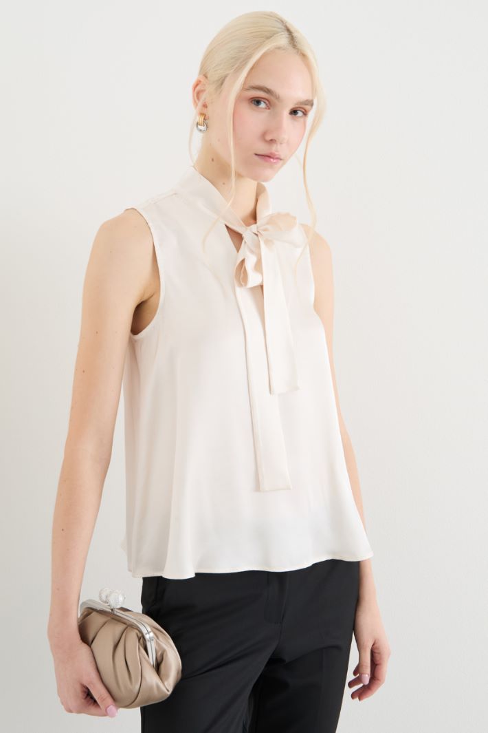 Scarf-neck top Intrend - 2