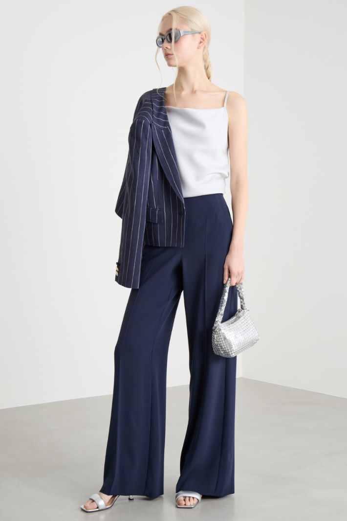 Fluid satin slip top Intrend