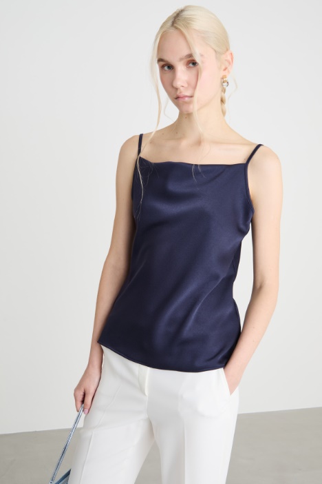 Fluid satin slip top Intrend