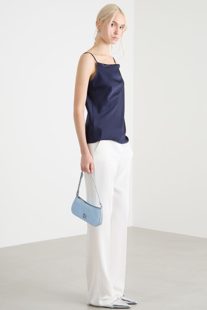 Fluid satin slip top Intrend