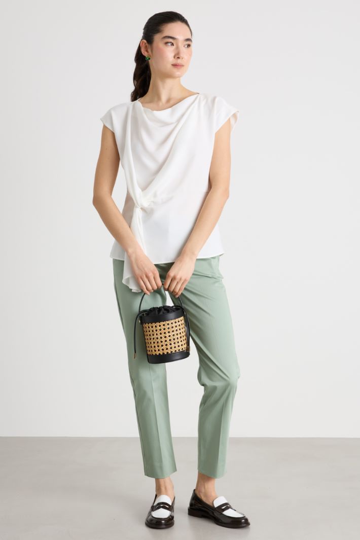 Blusa in raso opaco Intrend