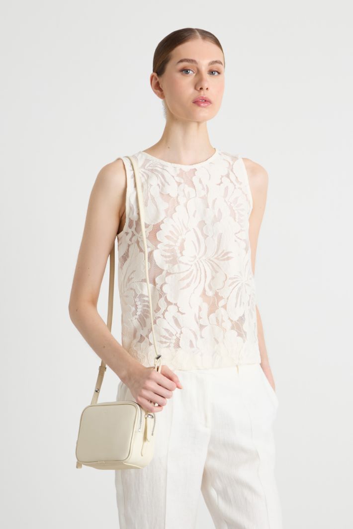 Sleeveless macramé top Intrend - 2