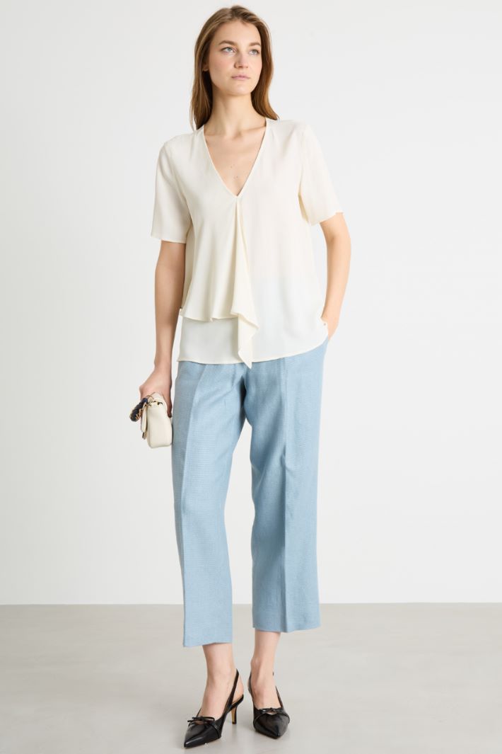 Asymmetric ruffle blouse Intrend