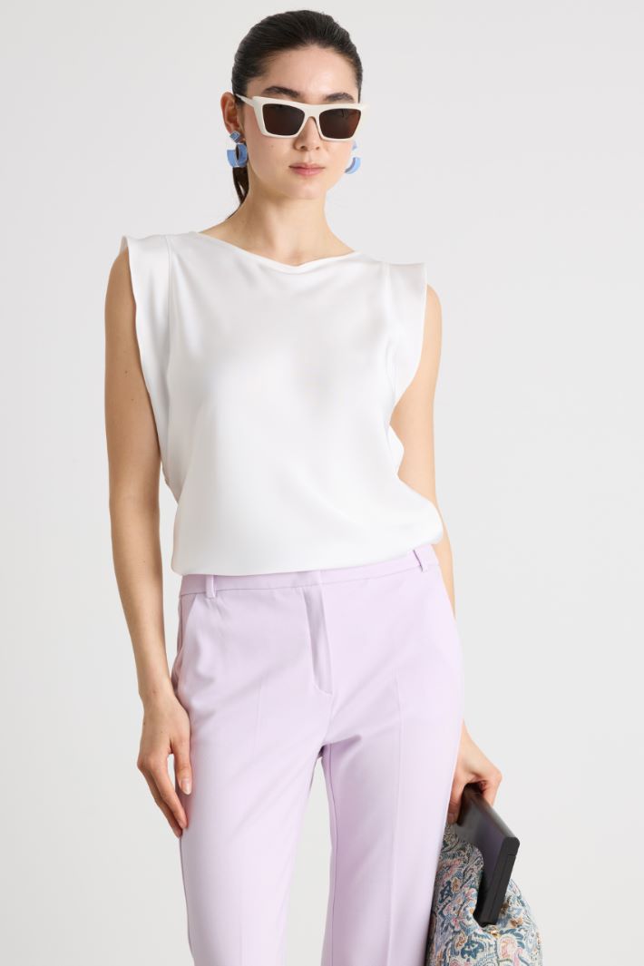 Blusa in raso con volant laterali  Intrend - 2