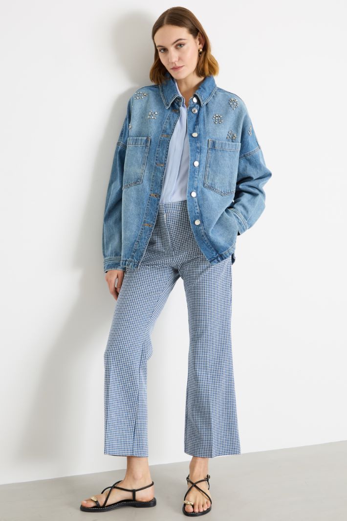 Chaqueta vaquera con pedrería Intrend