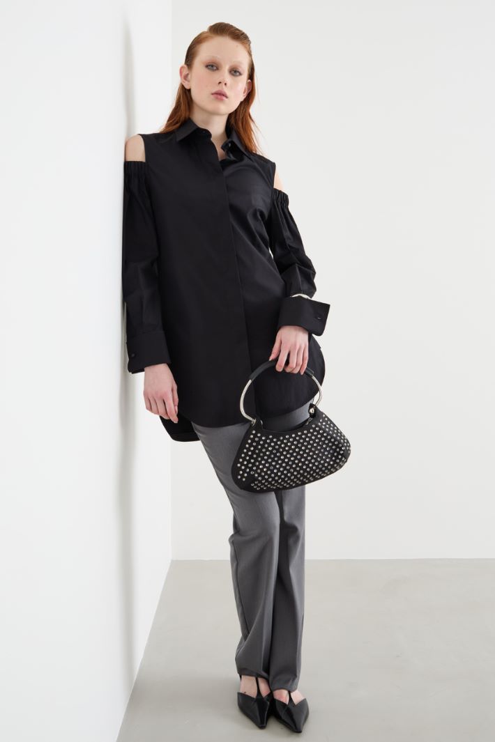 Shoulder cut-out shirt Intrend