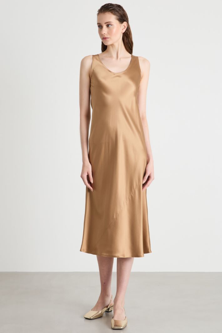 Flowing satin dress Intrend - 2