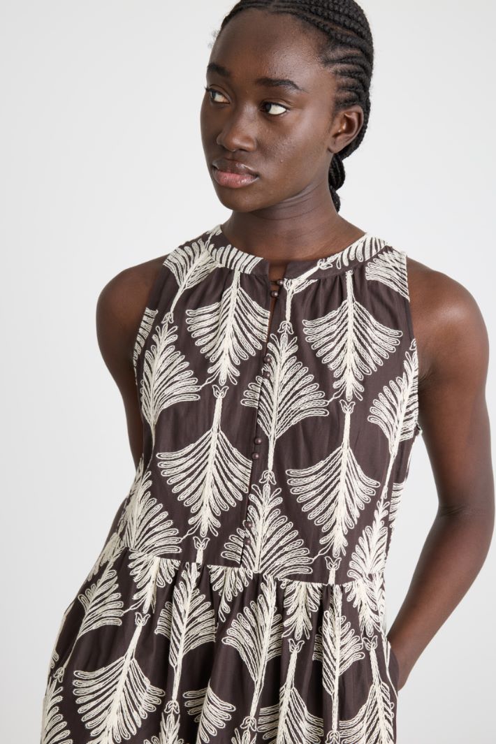 Abito lungo in mussola ricamata Intrend - 3