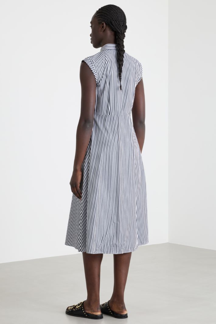 Abito chemisier con cintura Intrend - 4