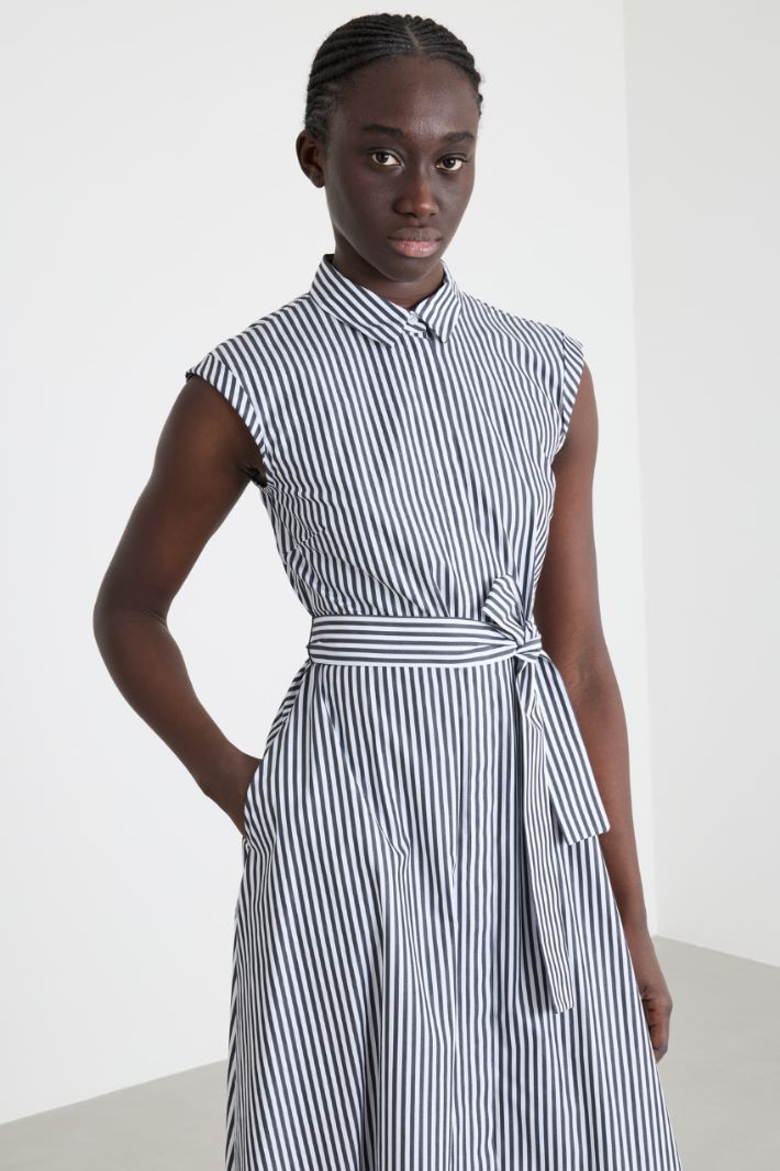 Abito chemisier con cintura Intrend - 3