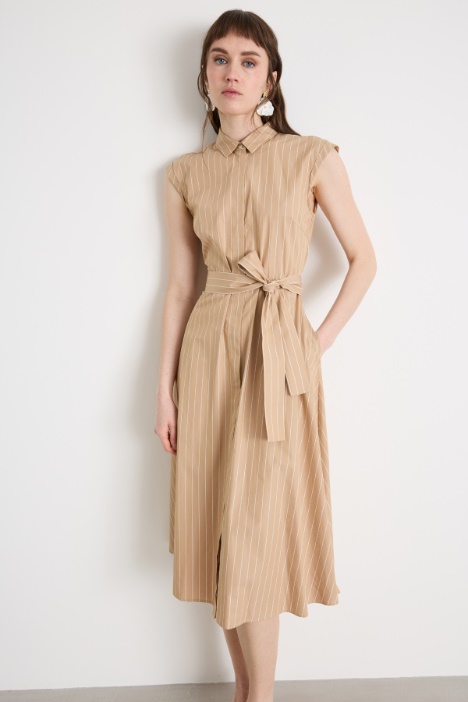 Vestido camisero con cinturón