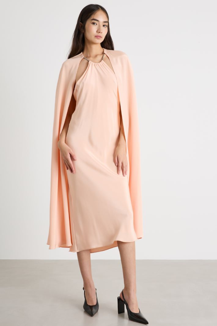 Caped crepe de chine sheath dress Intrend - 2