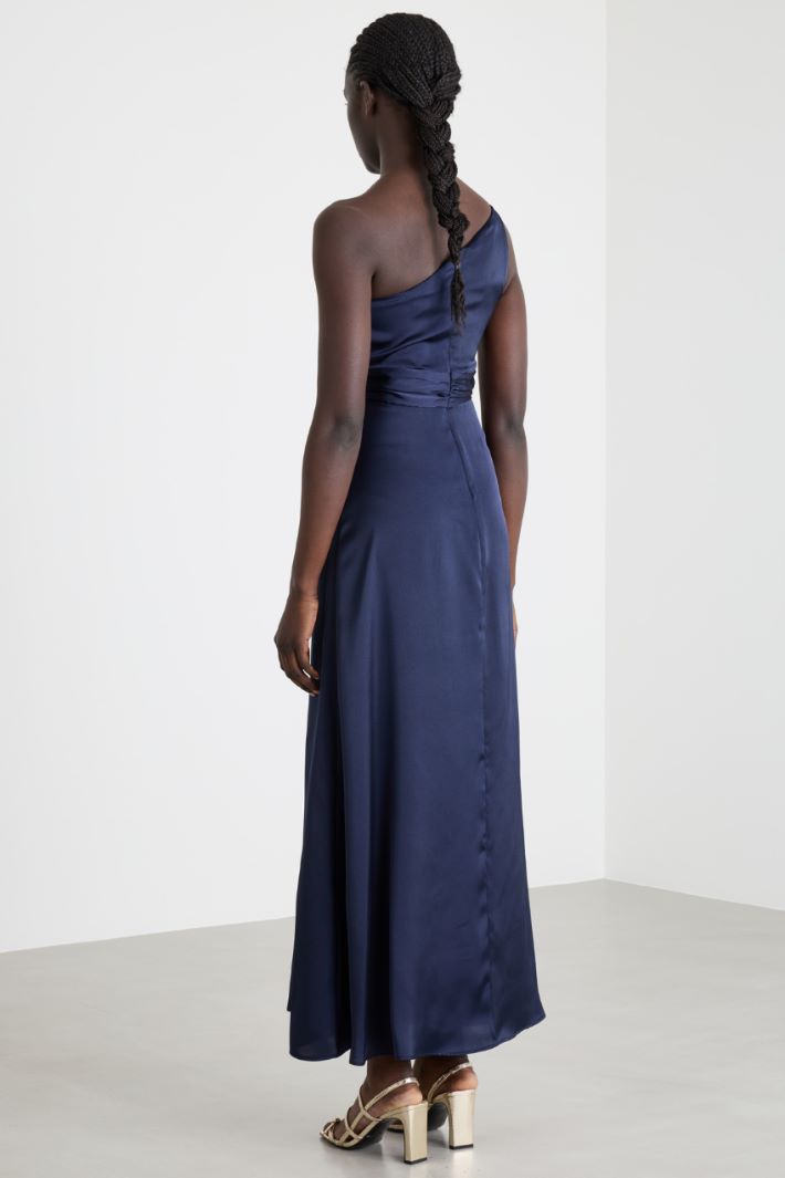 Abito monospalla in raso Intrend - 4