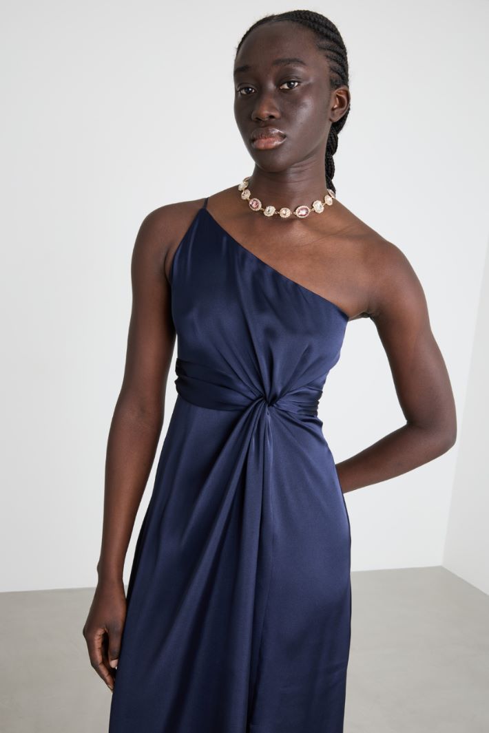 Abito monospalla in raso Intrend - 3