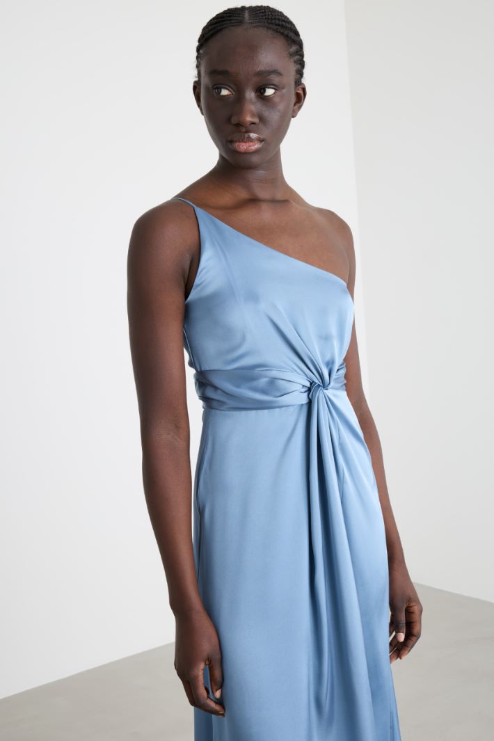 Abito monospalla in raso Intrend - 3