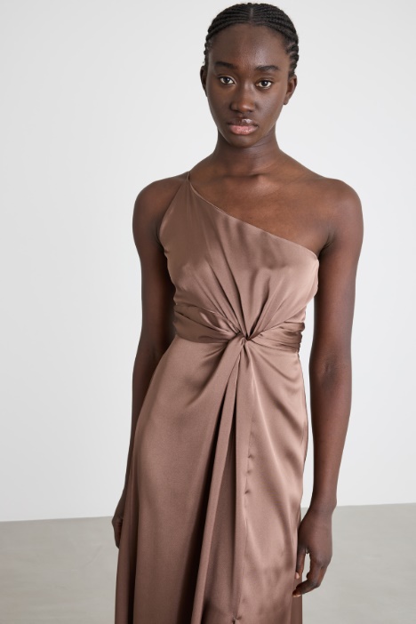 Abito monospalla in raso