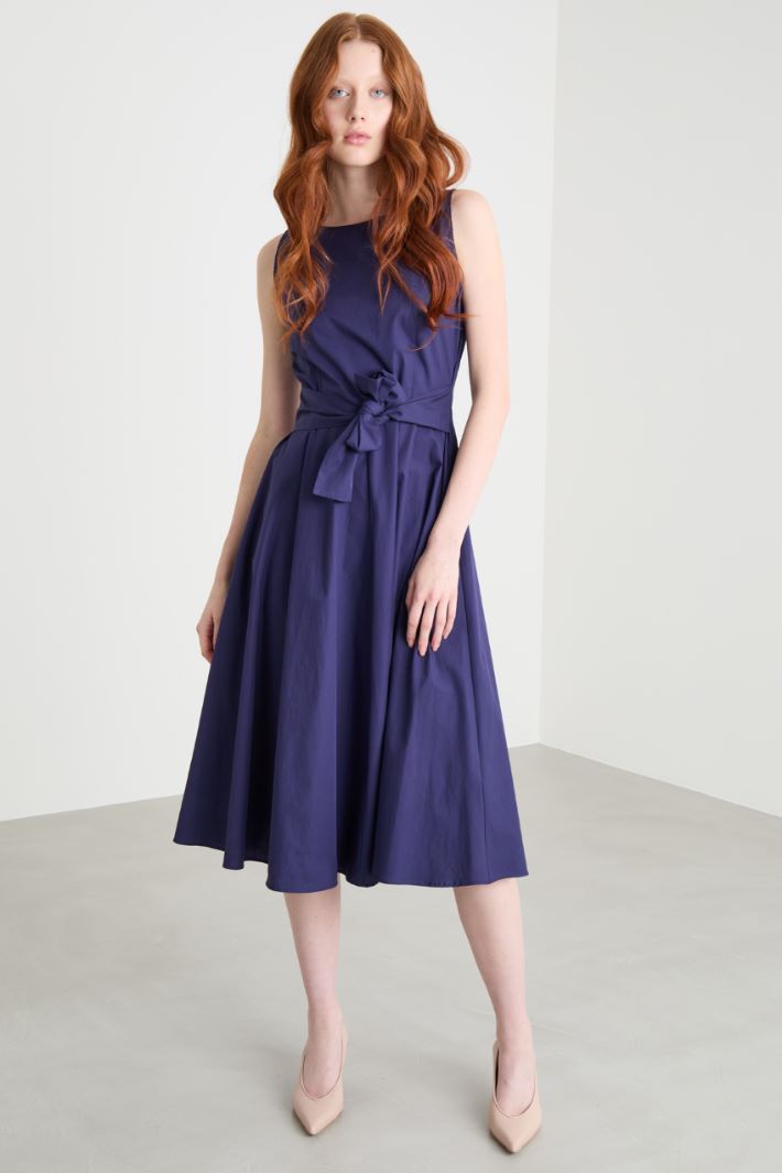 Belted sleeveless dress Intrend