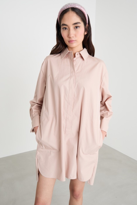 Abito a camicia con spacchi