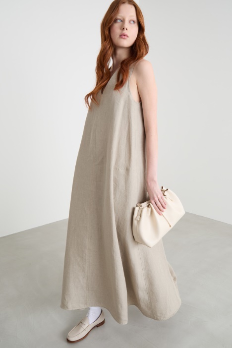 Abito svasato senza maniche