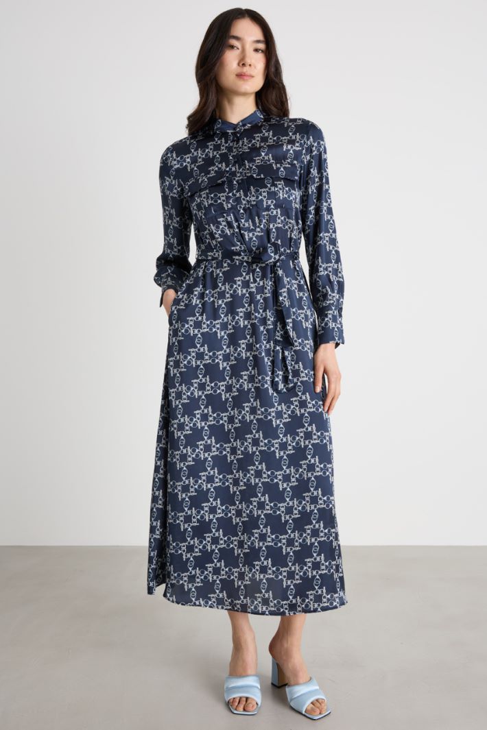 Long printed satin dress Intrend - 2