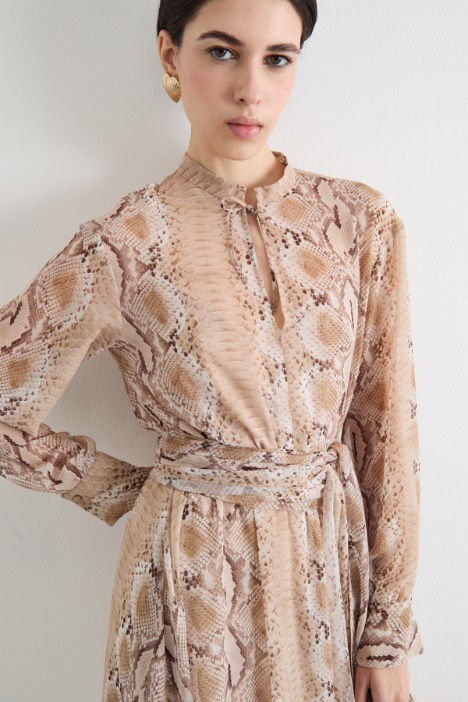 Vestido de georgette con estampado animal
