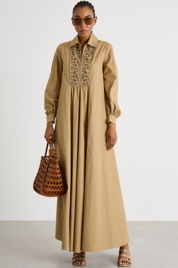 Abito lungo in popeline con strass Intrend