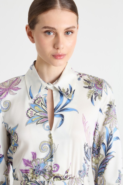 Vestido de sarga estampada
