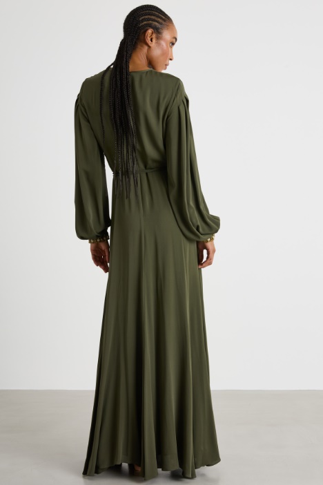 Abito lungo con cristalli ricamati