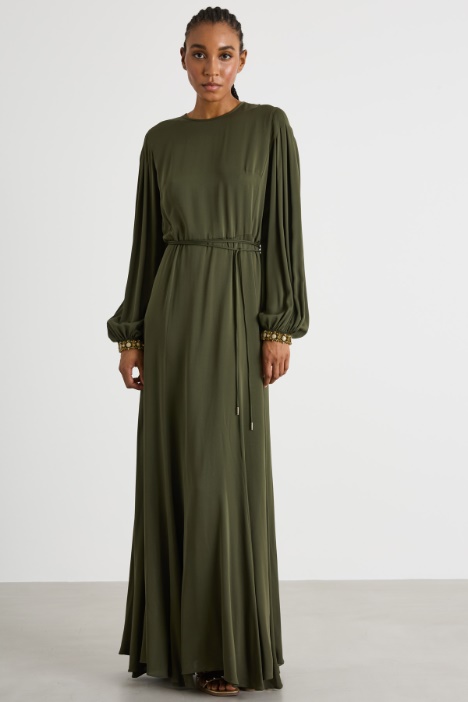 Abito lungo con cristalli ricamati