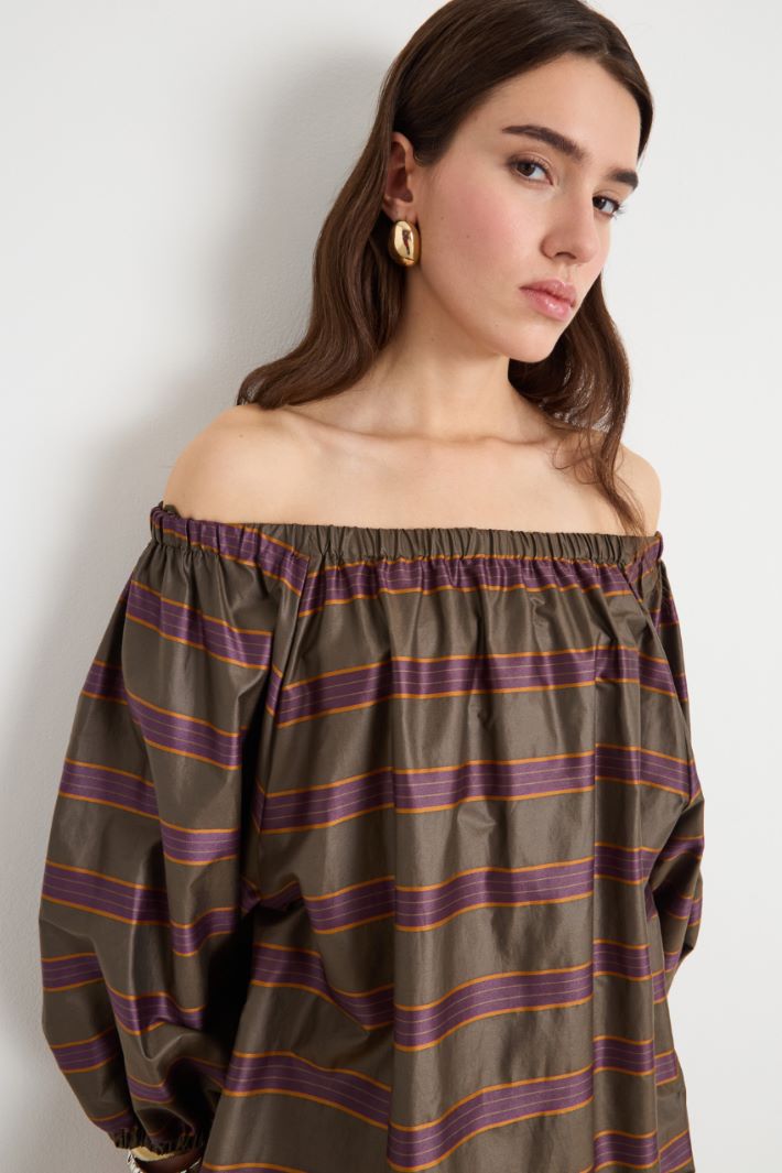 Abito corto off-shoulder Intrend - 3