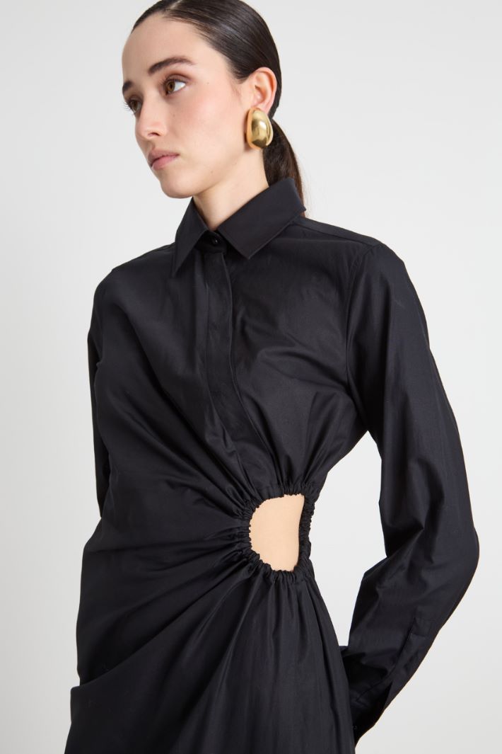 Ruched fitted dress Intrend - 3