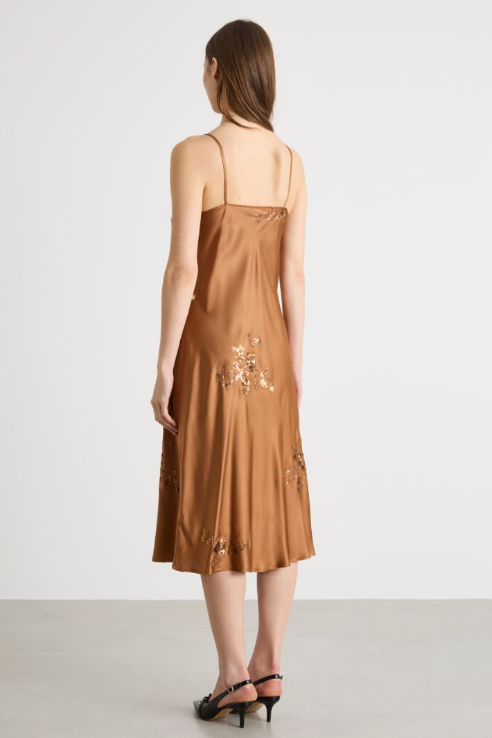 Embroidered satin slip dress Intrend - 4